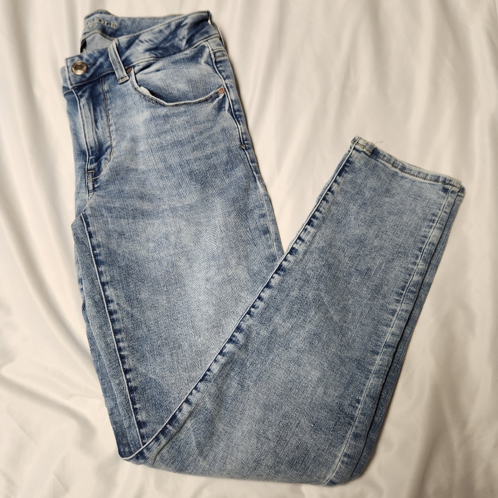 AMERICAN EAGLE skinny jeans. Size 6